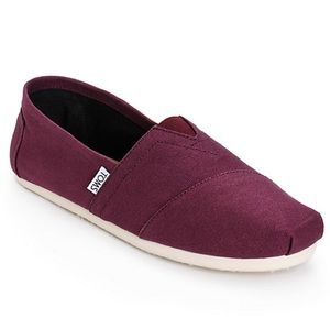 Red Mahogony Toms Slip-On Canvas Size 7.5 Women’s